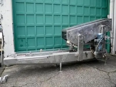 IAC Model 20000 Uncaser