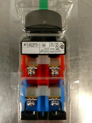 FUJI ELECTRIC AR22PCR-3 044 Green Selector Switch 4A