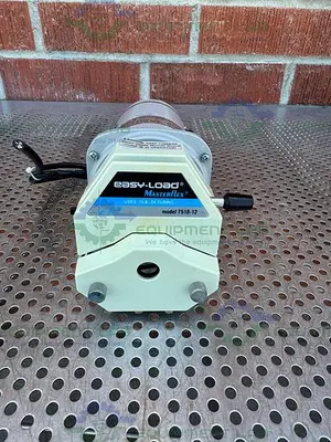 USED COLE PARMER 7553-20 MOTOR 6-600 RPM W/ MASTERFLEX 7518-12 EASY LOAD PUMP HEAD