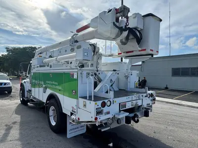 Used 2018 FREIGHTLINER M2 106 Tractors & Trailers Florida US | Truck and Van Outlet #1506268