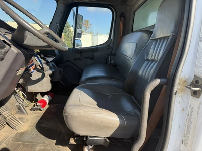 Used 2007 FREIGHTLINER BUSINESS CLASS M2 26' BOX TRUCK Box trucks Ohio US | Miedema Asset Management Group #1709372