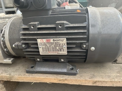 1.5 kw 210 rpm Foot - Flange Geared Motor