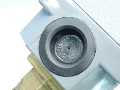 NEW JOHNSON CONTROLS F261KAHV01C