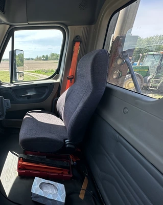 USED 2016 FREIGHTLINER CASCADIA 125