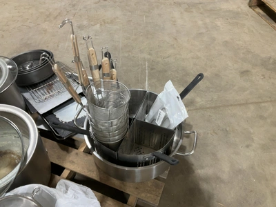 Used MIXED LOT OF MISCELLANEOUS STAINLESS STEEL RESTAURANT EQUIPMENT Restaurant Equipment (Miscellaneous) Michigan US | Miedema Asset Management Group #1761520