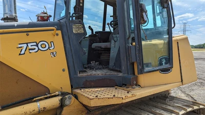 USED 2006 DEERE 750J LT