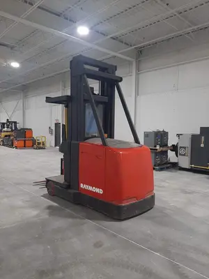 USED 2006 RAYMOND SA-CSR30T ELECTRIC MAN UP SWING REACH TURRET FORKLIFT