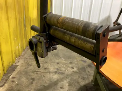 3,500 LB X 40" DYNAMIC FEEDS MODEL #PH-1000 MOTORIZED PALLET TYPE HORIZONTAL COIL REEL DECOILER: STOCK #17300