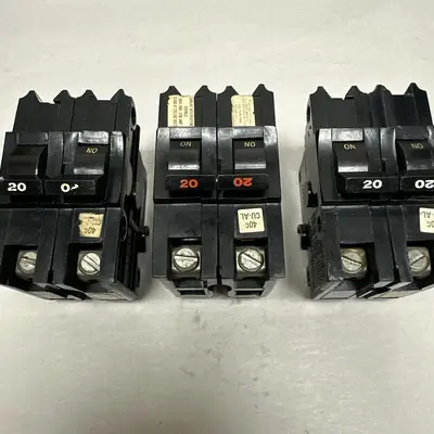 Used FEDERAL PACIFIC NB220 Circuit Breakers | Surplus Asset Holdings #1188979