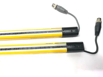 New | in-Stock KEYENCE Safety Light Curtains Finger-protection Type 103 Optical Axes Light Curtains & Grids Michigan US | Maverick Industrial Sales #1461021