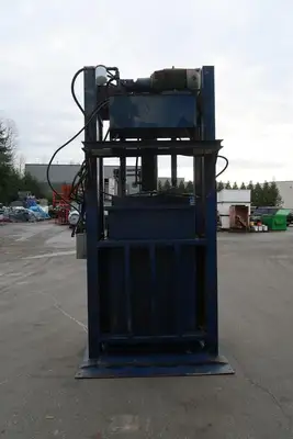 20 hp Custom Made Vertical Baler
