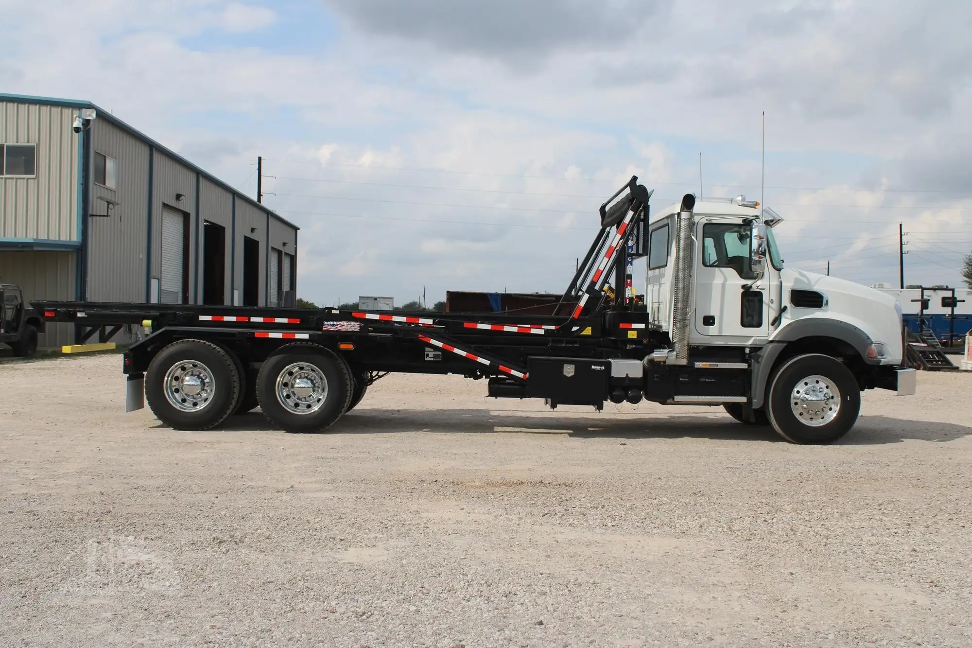 New | in-Stock 2026 MACK GRANITE 64BR Rolloff Trucks Texas US | Roll Off Truck World #1491911