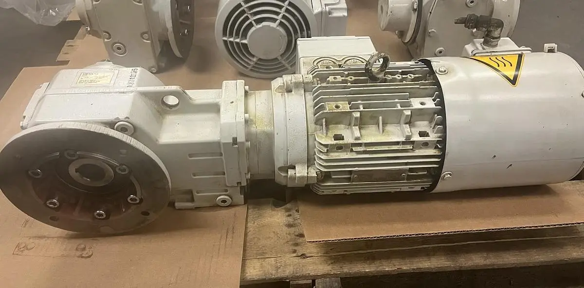 Used SIEMENS KAF48 Gearmotors | Surplus Asset Holdings #1227094
