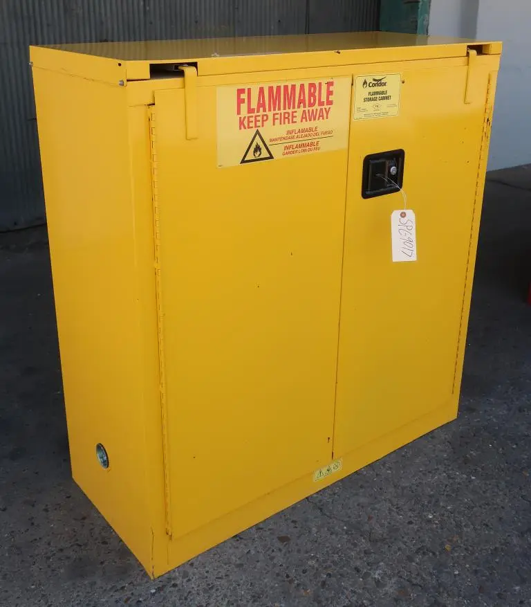 SPC9017  Miscellaneous Equipment tool and parts cabinet, 1 shelf, Condor, 43.25 w x 18 d x 45.5 h.