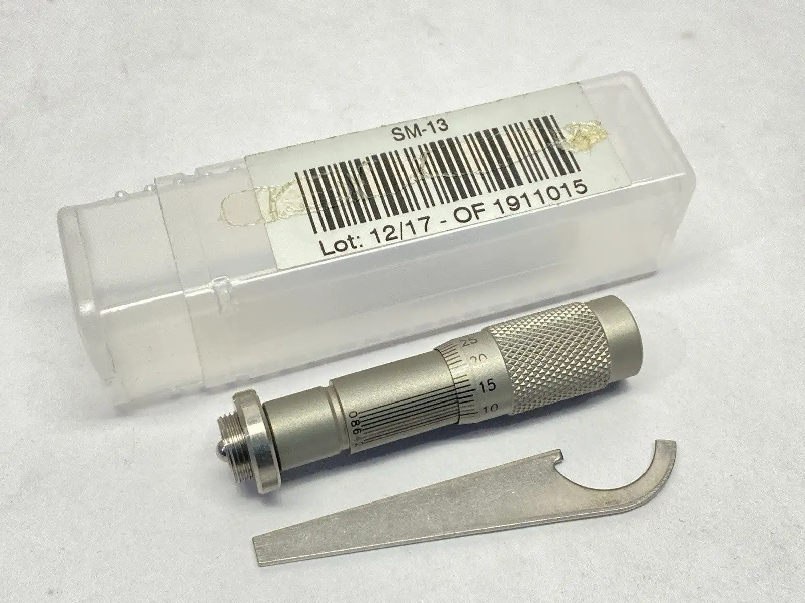 USED MKS NEWPORT VERNIER MICROMETER 13MM TRAVEL 9LB LOAD CAPACITY 50.8 TPI