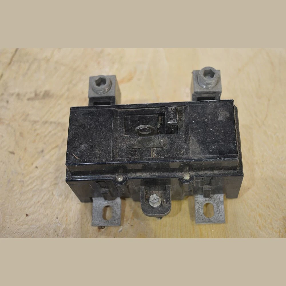 Square D 2 Pole 200 Amp Main Breakers