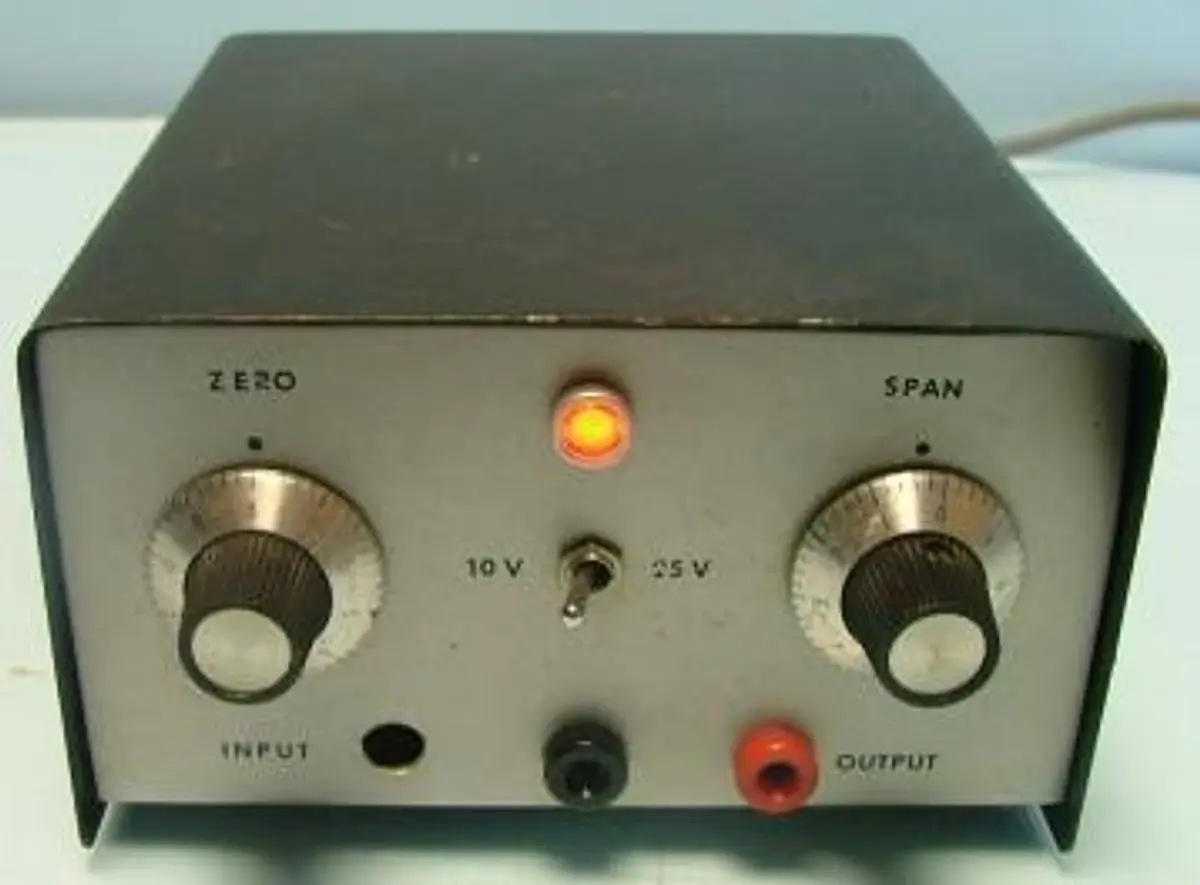 QTY. 1. ZERO-SPAN CONTROL BOX 10V / 25V....