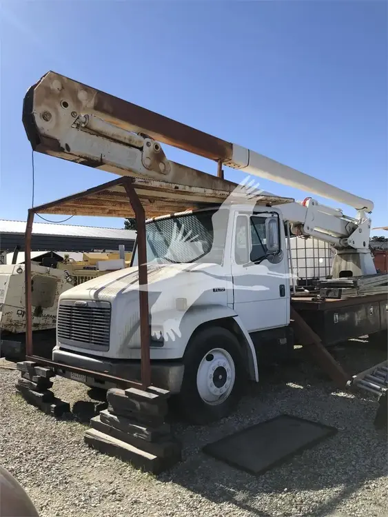 Used 1997 FREIGHTLINER FL70 Bucket (boom) trucks California US | Lillo Machinery #1403808