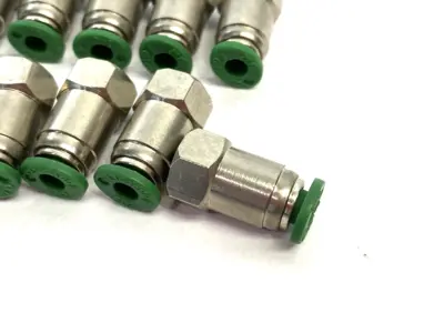 USED CLIPPARD QUICK-PUSH FITTING 4MM OD TUBE M5 FEMALE THREAD
