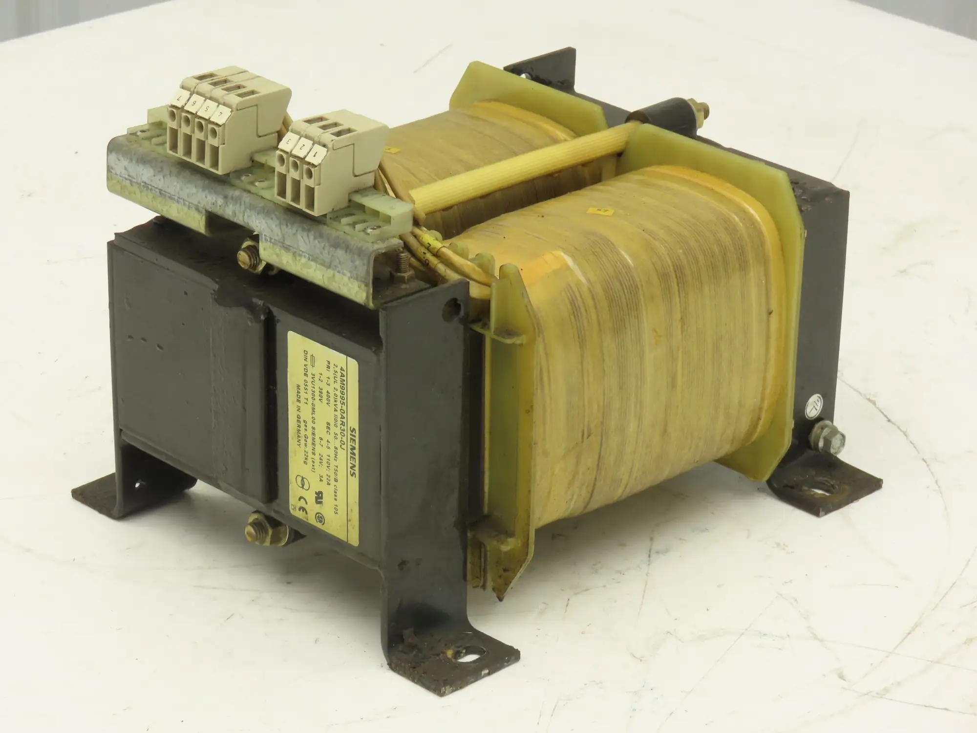 Siemens 4AM9995-0AR30-0J Stepdown Power Transformer 2.5kva HV400/380V LV110/24V
