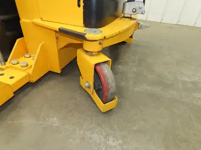 Used ULINE _UNKNOWN_ Pallet Lifters Indiana US | Arrow Industrial #1366960