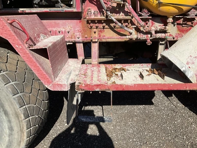 Used 1994 ADVANCE MIXER Concrete Mixer Trucks Michigan US | Miedema Asset Management Group #1579102