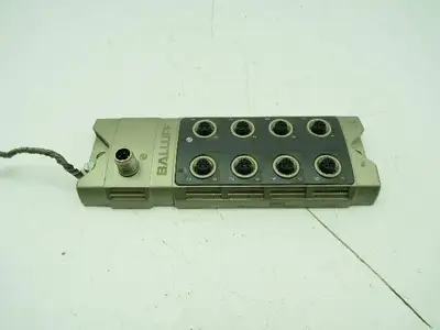 Balluff BNI0031 I/O Module 8-Port Connector 4-Pin Plug Hub M12