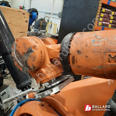 KUKA KR 180 R2900 Robot System w/ KRC4 Controller