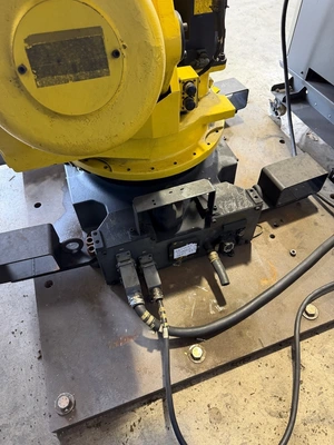 2005 FANUC R2000IA/125L 6 Axis Robots | K.B. Industries LLC (4)