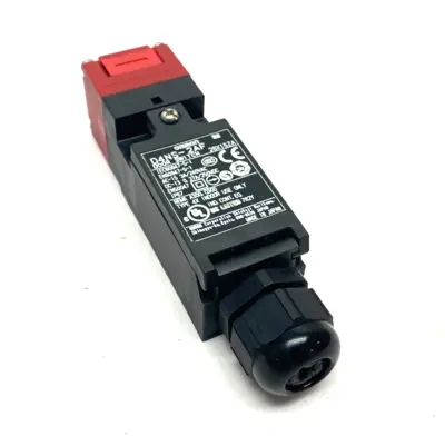 USED OMRON SAFETY DOOR SWITCH 3A/240VAC 27A/250VDC 28Z15ZA