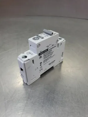 Allen Bradley 1492-CB1 Ser. C DIN Mount Circuit Breaker, 10A 2HP. 4C-38