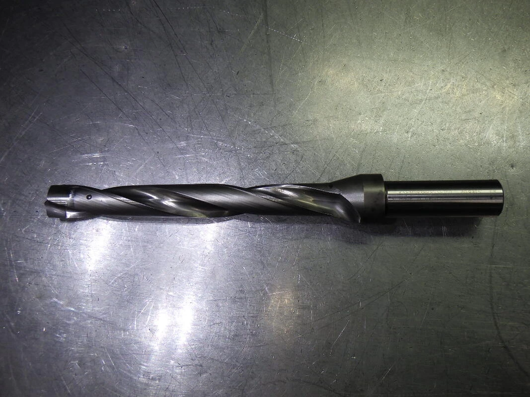 Kennametal 15/16" Coolant Thru Drill 1" Shank KSEM0938R8SSF100 (LOC3267)