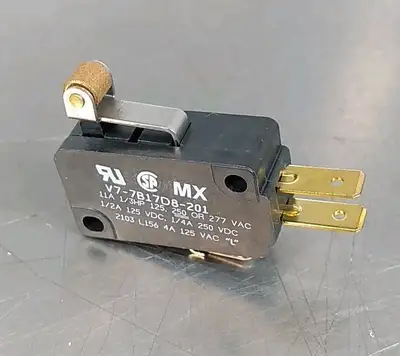 Honeywell V7-7B17D8-201 Micro Switch (LOT OF 2) Loc4E19