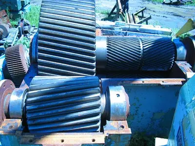 1000 HP PINION GEARBOX, 20´´ CENTERS & SPARE GEARS (USED)