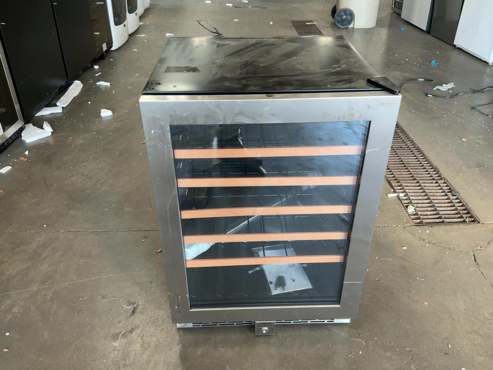 Used VINOTEMP VT-51SZ01SS Residential Appliances Michigan US | Miedema Asset Management Group #1761158