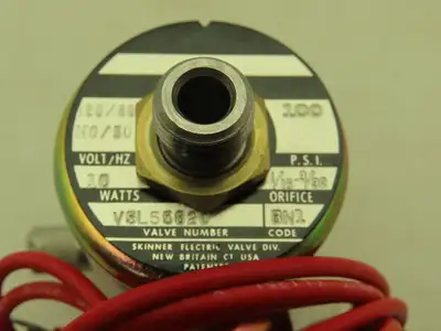 Honeywell Skinner V5L55820 Solenoid Valve 3-Way NC 120V 100 PSI 1/4" NPT