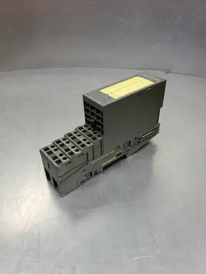 USED Siemens 6ES7138-4FA04-0AB0 | 6ES7193-4CG30-0AA0
