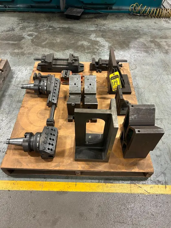 Used _UNKNOWN_ _UNKNOWN_ Milling Attachments & Heads Virginia US | Myron Bowling Auctioneers Inc #1553433