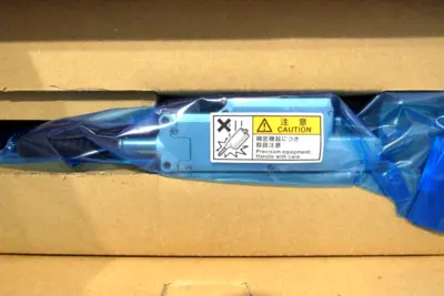NEW KEYENCE GT2-H32 SENSOR HEAD GT2H32