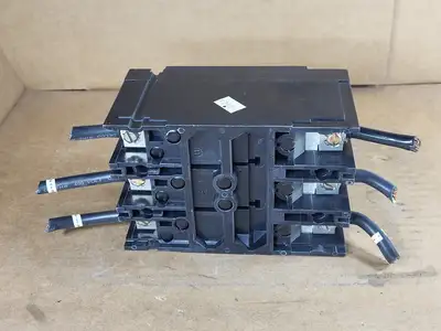 Used EATON CUTLER-HAMMER FS360100A Switchgears British Columbia CA | Lenmark #409361