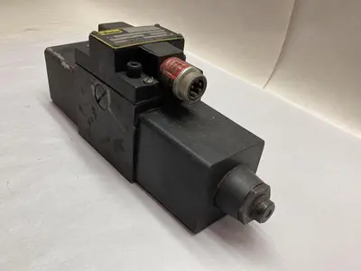Used PARKER D3W1C56Z Solenoid Valves | Surplus Asset Holdings #1204237