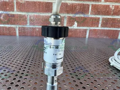USED WIKA S-10 STAINLESS STEEL PRESSURE TRANSMITTER 0-100 PSI, 4-20 MA, 10-30 V