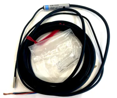 NEW KEYENCE EM-030 PROXIMITY SWITCH EM030
