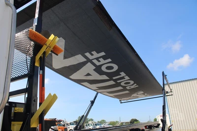 New | in-Stock 2027 FREIGHTLINER 114SD PLUS Rolloff Trucks Texas US | Roll Off Truck World #1507657