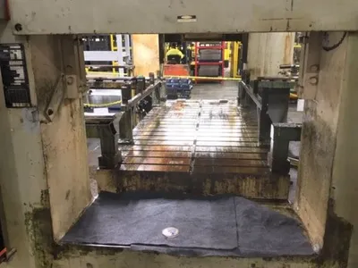 USED 1985 KOMATSU PRESSES KOMATSU E2P-300 PRESS