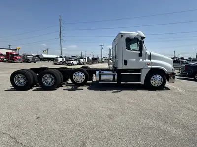 Used 2018 FREIGHTLINER CASCADIA CA125DC Dump trucks Texas US | MCO Truck & Equipment #1513779