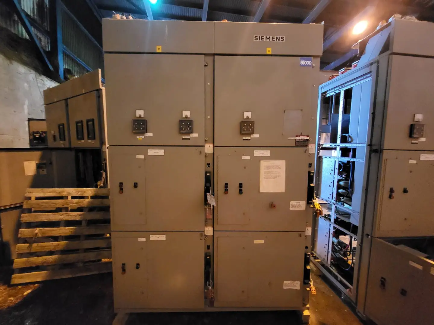 4160 Volts, Series 81000 Two-Column Motor Control Center (MCC) Section