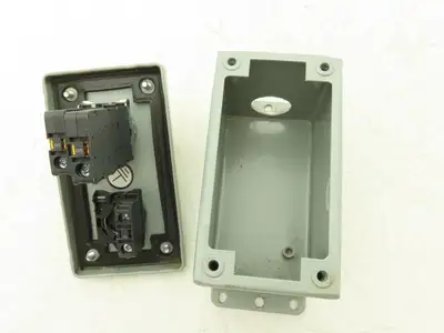 Hoffman E2PBGXM Allen Bradley Push Button Enclosure E-Stop With Reset Switch