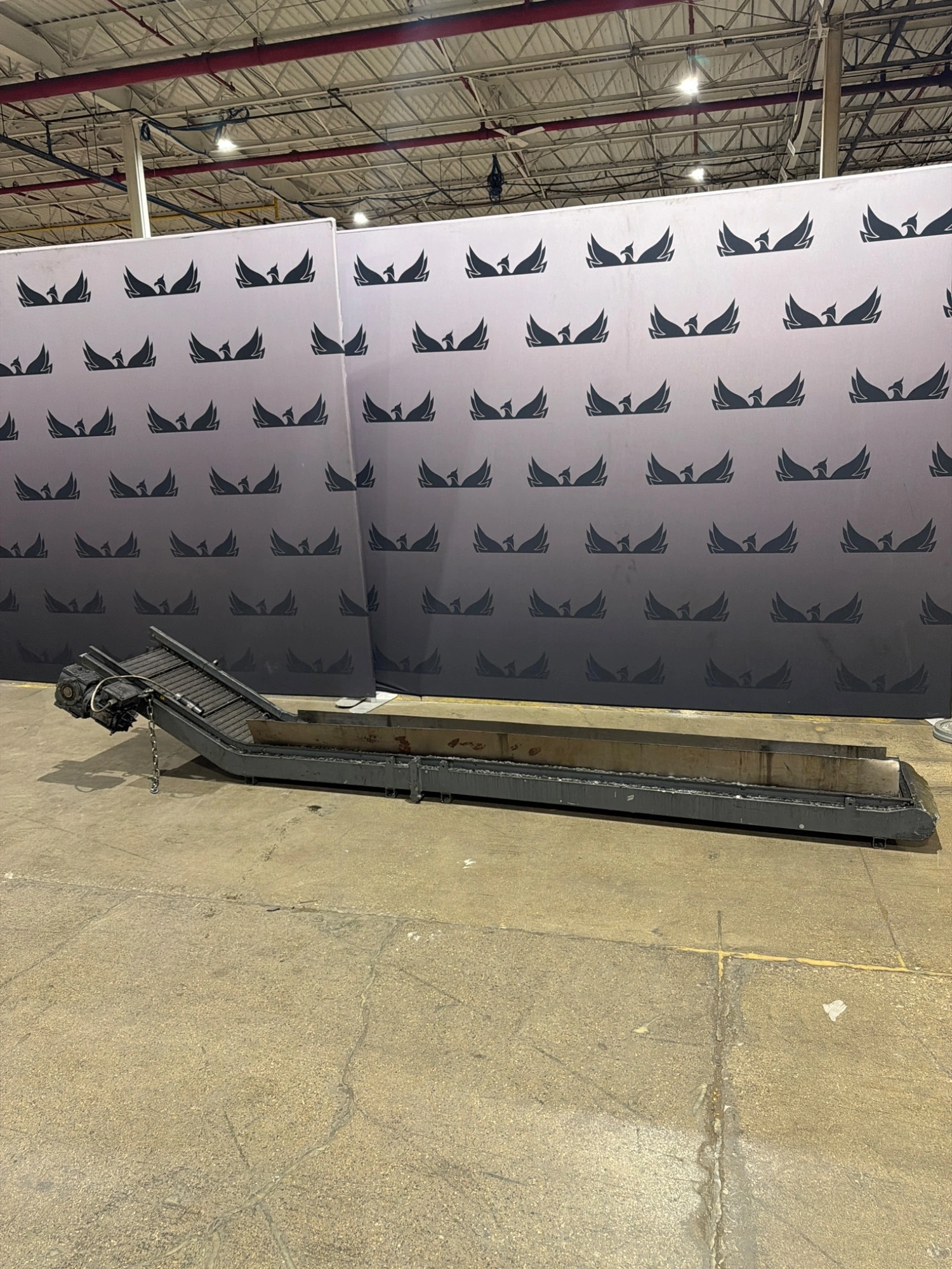Chip Conveyor with Hinged Steel Belt 138" x 32" x 24" USED