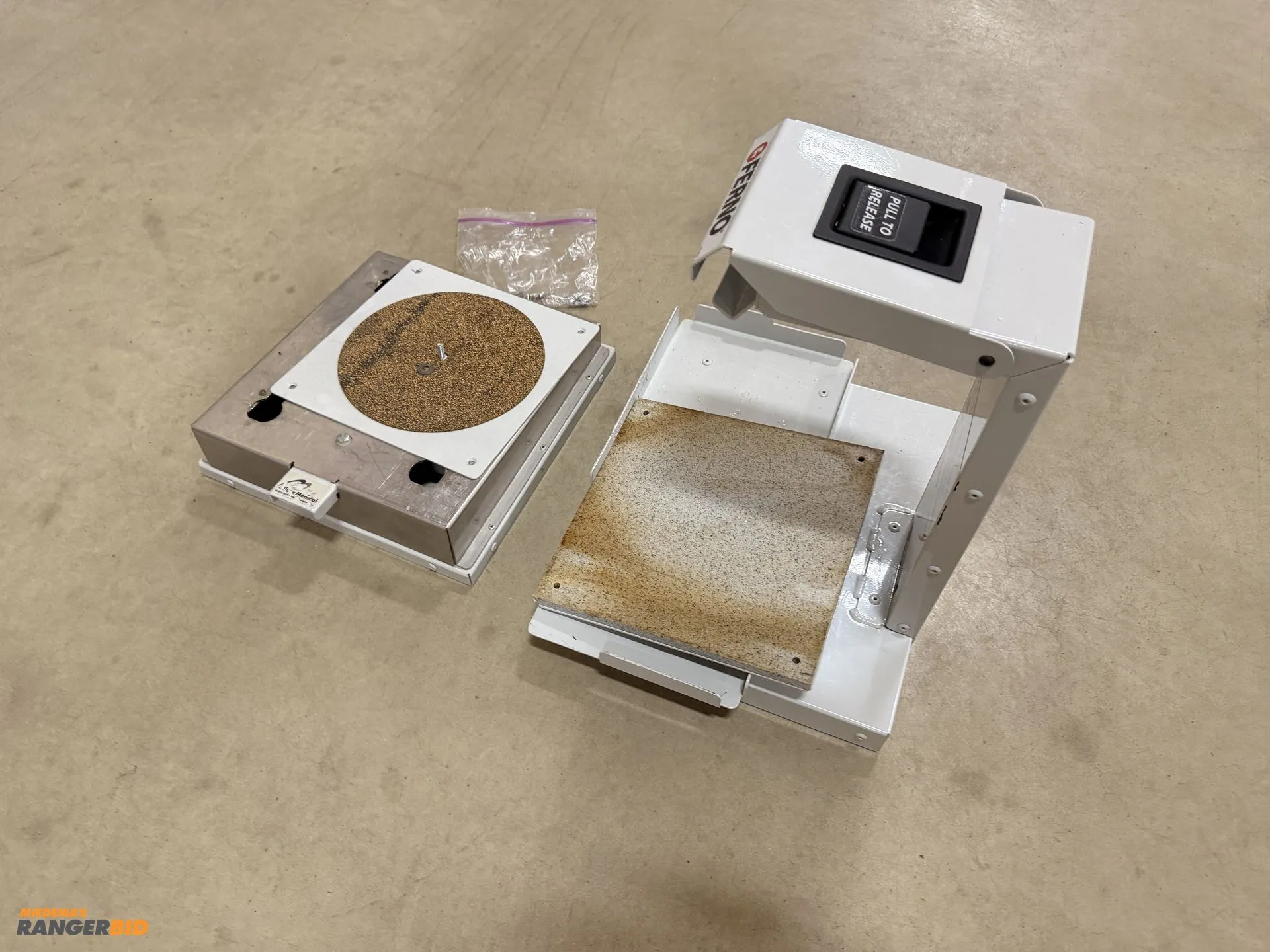 Used FERNO M-200 DEFIBRILLATOR MOUNT Medical Parts Michigan US | Miedema Asset Management Group #1390097